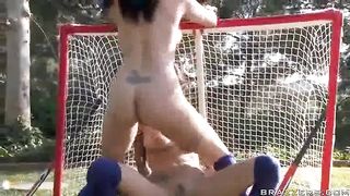 Daisy Cruz In An Outdoor Threesome With April O'Neil!