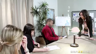 Stephani Moretti Just Nailing The Presentation!