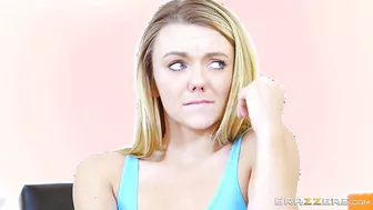 Alexis Fawx Moves In On Molly Mae And Gets That Pussy!