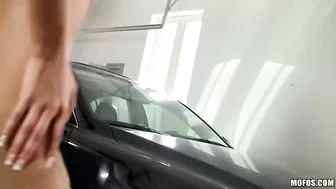 Lilly Evans Plays With Her Pussy While In A Garage!