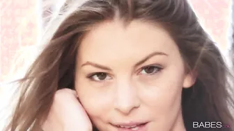 Amber Sym Doing Her Naked Thing For Babes!