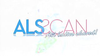 Amira Hadara Working A Big Vibrator On Her Pussy!