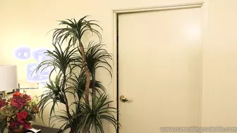 Farrah Flower Pussy Makes A Cock Shoot Cum All Over Her Cuckolds Face!