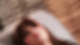 Alexis Adams Leaning Back Rubbing On Her Pussy!