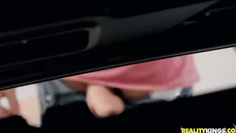 Candice Dare Starts The Fucking In Her SUV!