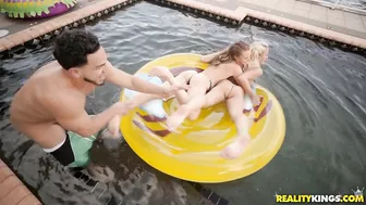 Anya Olsen And Khloe Kapri Are Both Fucking Peter Green!