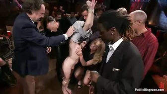 Jesse Jordan Is The Center Of Attention At The Fetish Club!