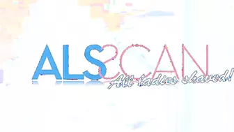 Sara Jaymes And Kacey Jordan Fucking Around With Each Other In An Outdoor Shower!