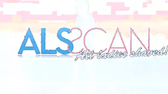 Of Course Sara Jaymes Sex Bikini Comes Off!