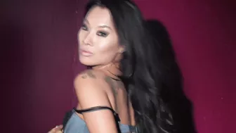 Alix Lynx On All Fours Ready For That Big Cock!