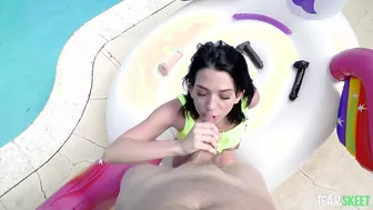 Riley Jean Takes A Fucking In A Pool!