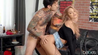 Gizelle Blanco Has A Thing For Mr Small Hands!