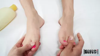 Johnny The Kid Finds Himself A Very Horny Kylie Rocket!