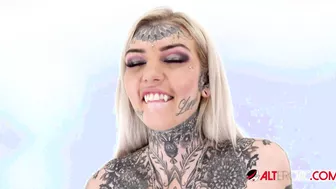 Amber Luke Covered In Tats And Masturbating!