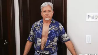 Syren De Mer Takes Advantage Of Sia Lust!