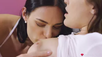 Leanne Lace And Alya Stark Lesbian Sex Video!