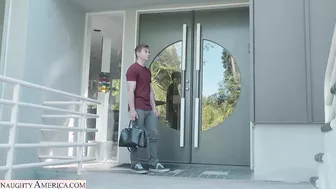 Shay Sights gives Anthony more than a tip!