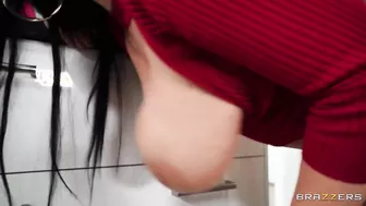 Angela White Skips Cooking For An Ass Fucking!