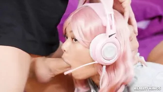 Paisley Paige Is Gaming And Fucking!