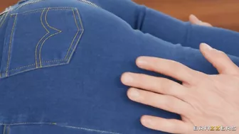 Rachel Starr Zipper In The Real Blue Jeans Comes Off!