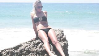 Alexis Adams Flashes Her Pussy At The Beach!