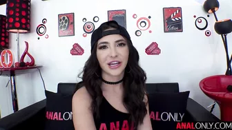 Jane Wilde Lubed Up And Taking A Load On Her Ass!