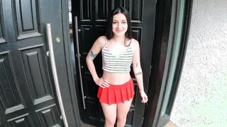 April Valentino Learns How To Shoot Pool!