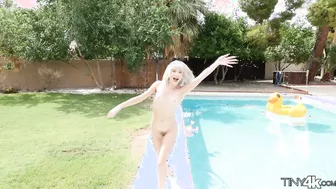 Jessie Saint Gets Laid For Tiny 4K!