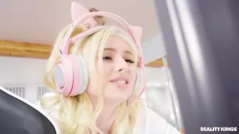 Aria Banks Likes Gamming Almost As Much As Dick!