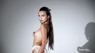 Jess Leon Tight Body In White Lingerie!