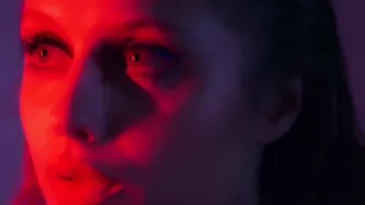 Amelie Lou Is Letting That Tight Booty Hang Out!