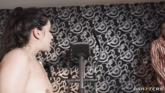 Niykee Cruz And Danny D In Their "Catch Some ZZ's" Video!