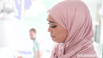Hijab Hookup With Willow Ryder!