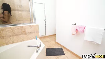 Jordyn Falls Soaping Up Her Sexy Ass Curves!