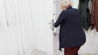 Jayla De Angelis And Jordi El Nino Polla In "The Dorm Inspector Is Cumming" Video!