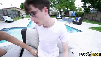 Rharri Rhound Catches A Peeping Tom And Sits On His Face!