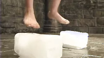 Shy Love Pretty Pussy Gets Hosed Down!