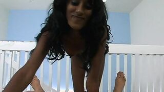 Serena Del Rio Gives A Great Hand Job!