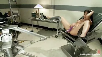 Annie Cruz Squirts All Over The Fucking Machine!