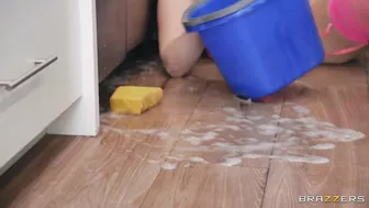 Rharri Rhound In Her "Cleaning Up Before A Filthy Fuck"!