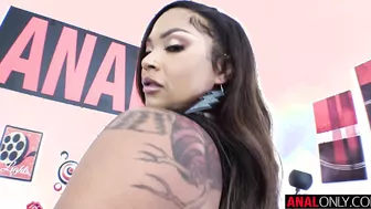 Avery Jane Has Her Black Eyed Pea Fucked And Cummed On!