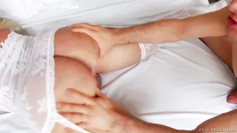 Carol Penelope Bubble Butt Bare Back Sex Video!