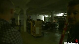 Venus Lux Fucks This Guy Bare Back!