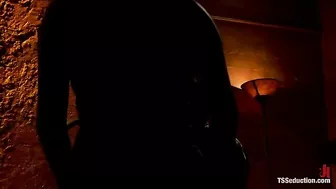 Carmen Moore Fucks Her A Straight Guys Ass!