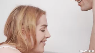 Scarlett Jones, Matty And Jordi El Nino Polla In "Deep Throat Study Session" Video!