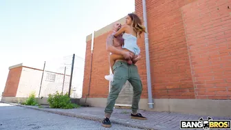 Munequita Enfadada Is Sucking His Cock On The Street!