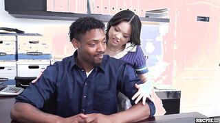 Lulu Chu Takes On Stretch's BBC!