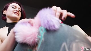 Anus Katzz With Miss Flora In "Cat Play Anal Plug" Sex!