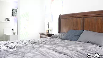 Chloe Rose Masturbates And Takes Selfies Before Having Sex!