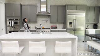 Kimmy Kimm Knows How To Seal the Deal With Kyle Mason!